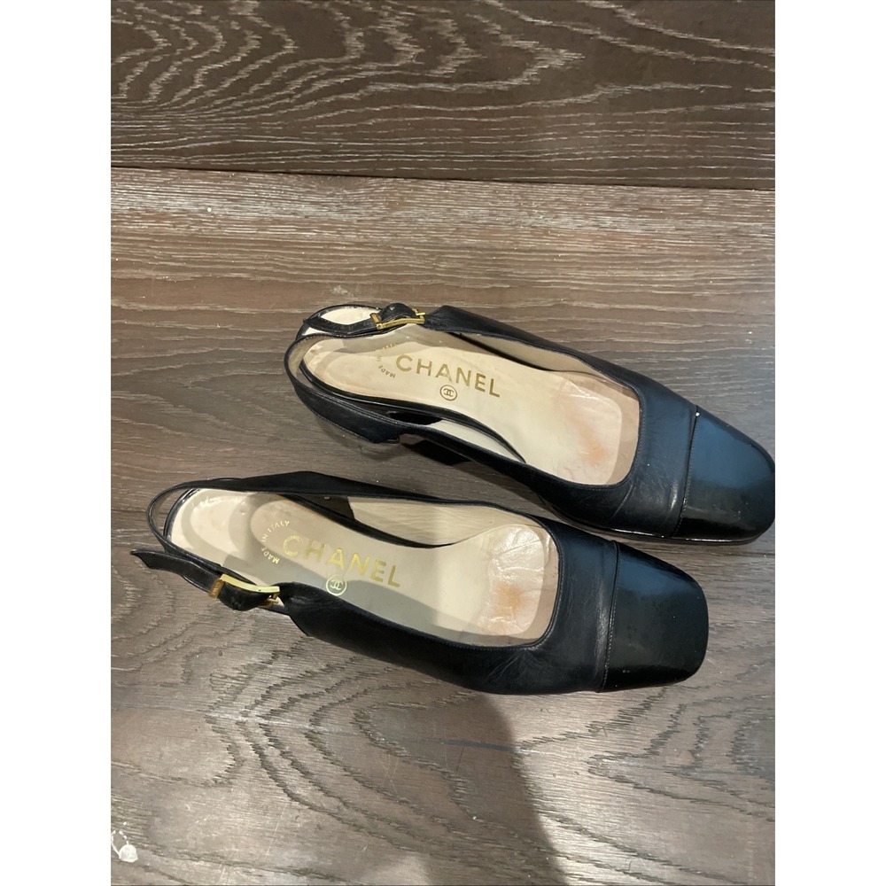 Vintage Women's Chanel Slingback Captoe‎ Black Heels Leather Size 36